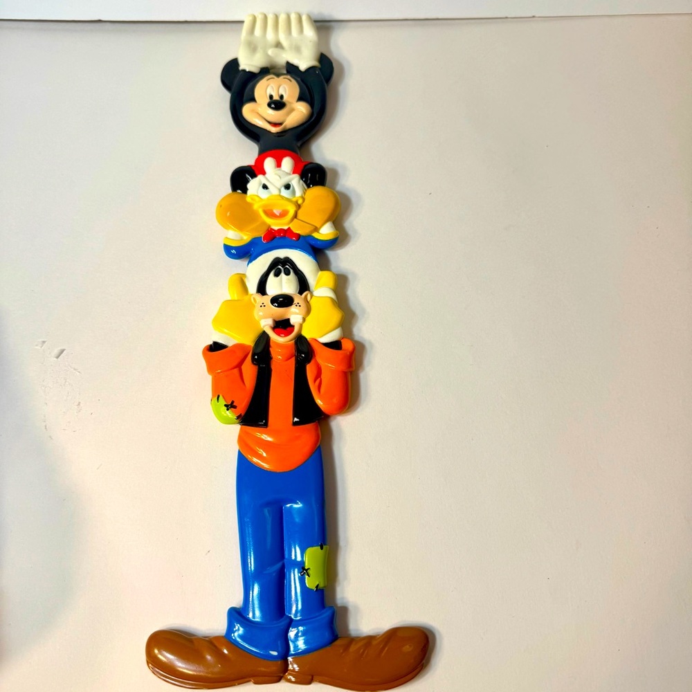 Vintage Walt Disney World Back Scratcher With Mickey Mouse, Donald Duck, & Goofy